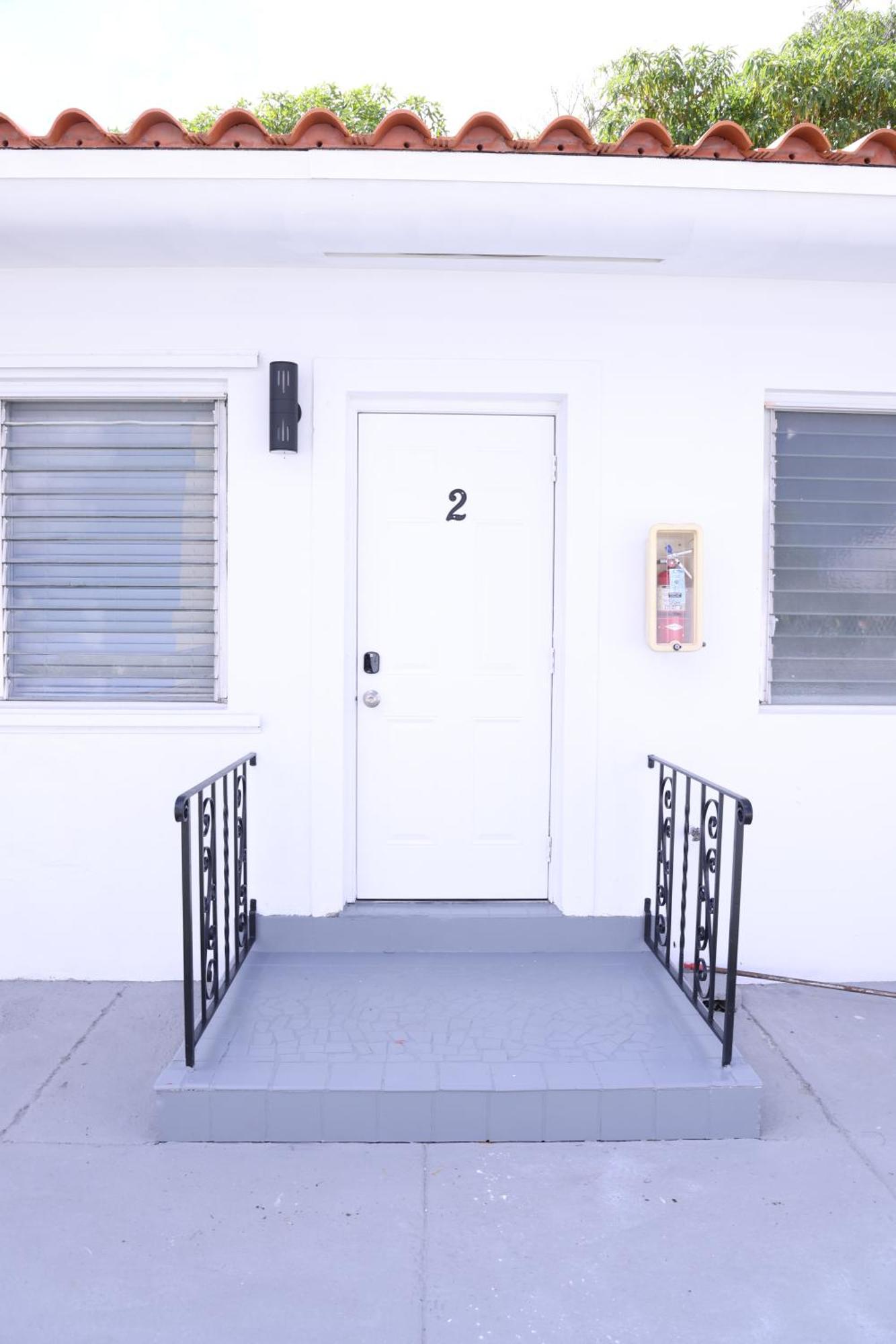 Douglas Rd Apartments Маямі Екстер'єр фото