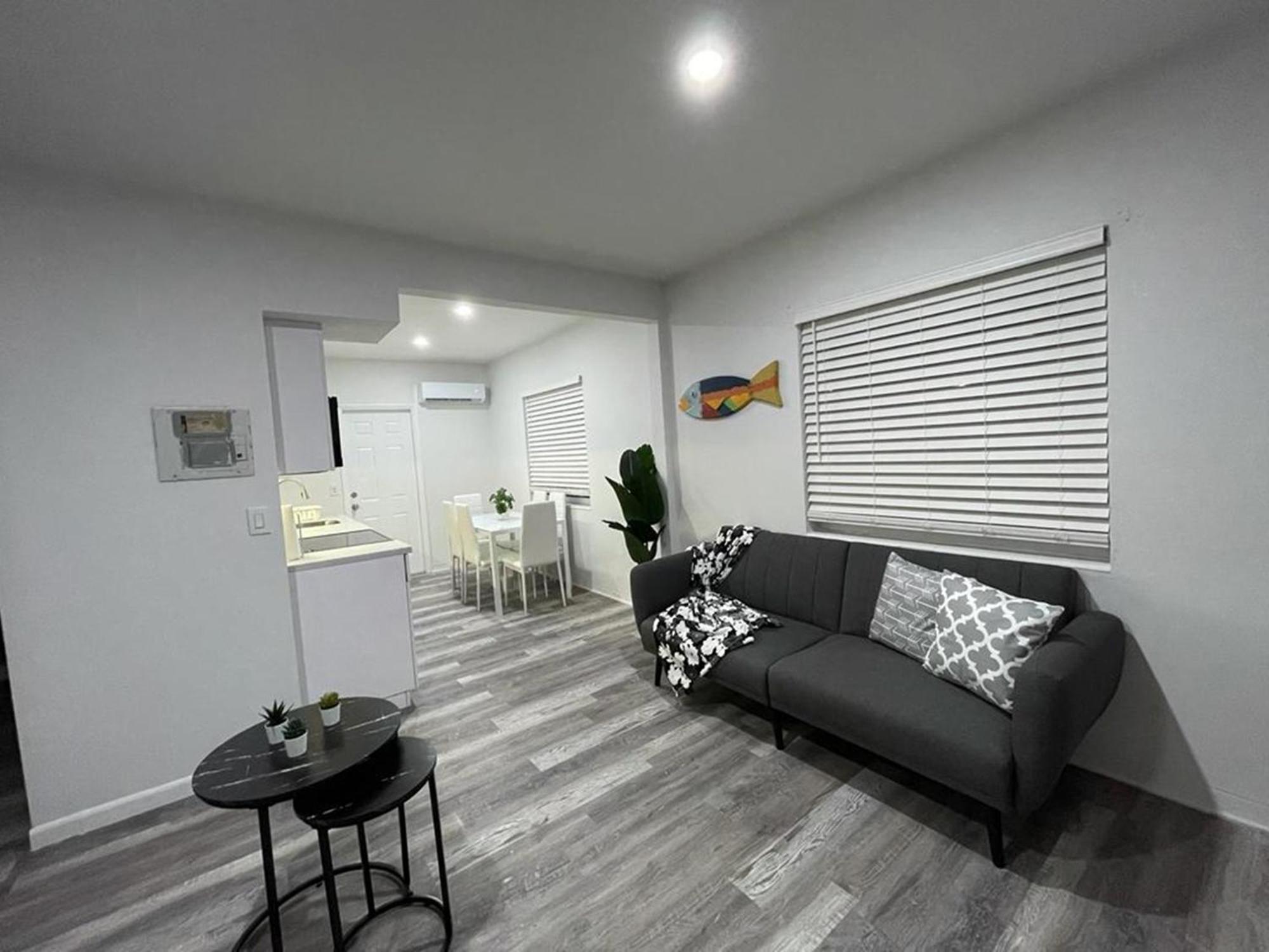 Douglas Rd Apartments Маямі Екстер'єр фото
