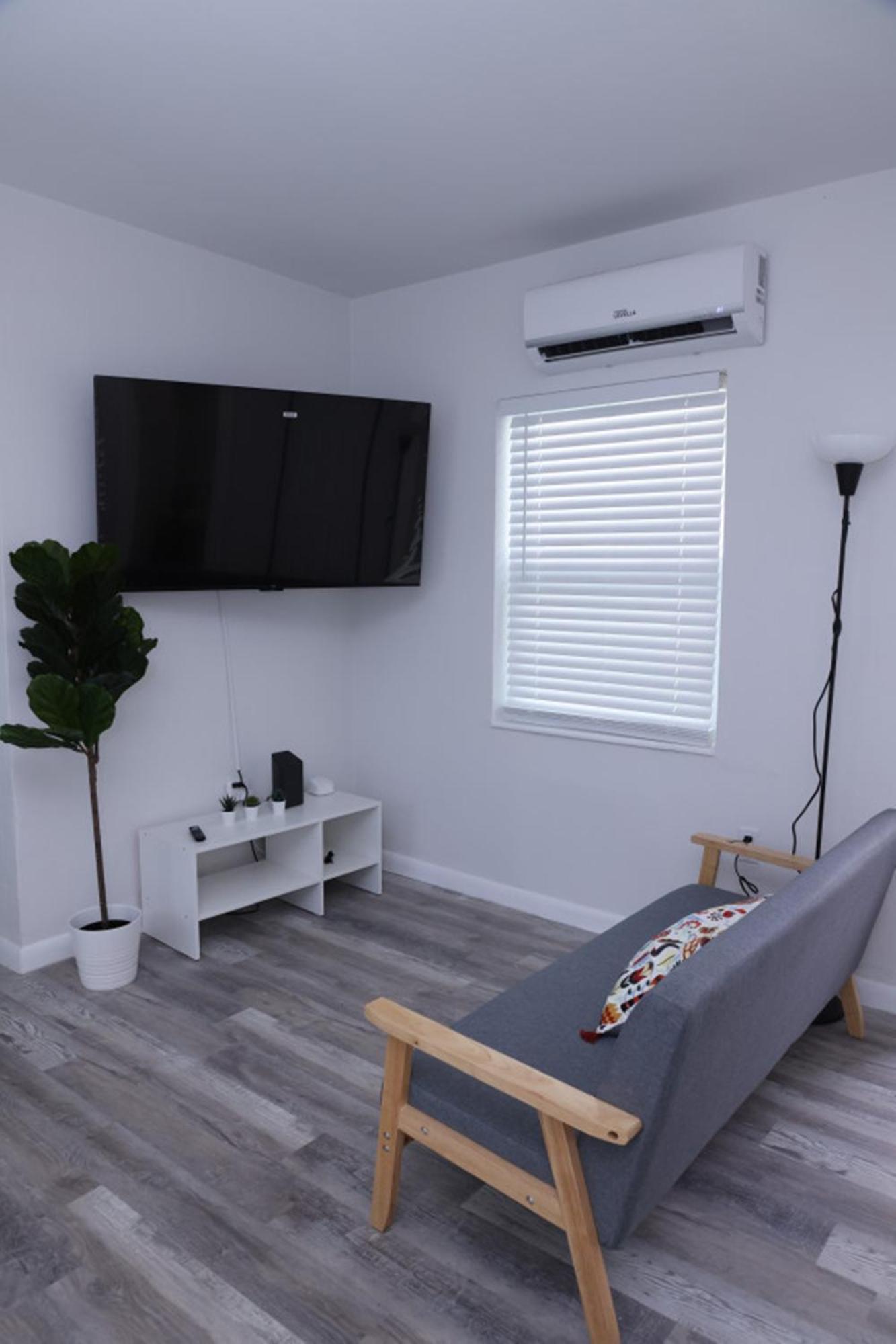 Douglas Rd Apartments Маямі Екстер'єр фото